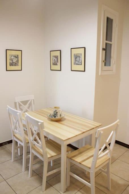 Calliope'S Neoclassical Home In The Heart Of Plaka Athena Bagian luar foto
